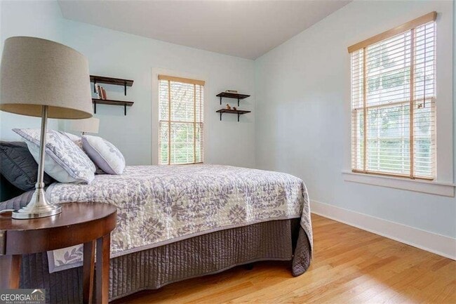 Building Photo - 1987 Knight Ct SE