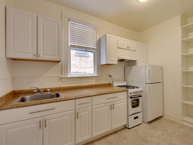 Building Photo - 1720 Pacific Ave