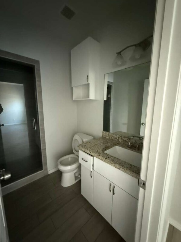 Building Photo - 1307 W Heritage Dr