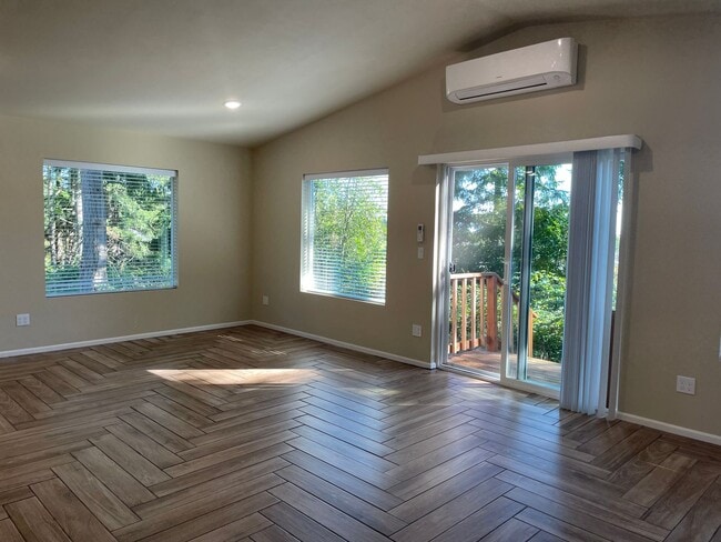 Building Photo - Newer Double Bluff Home In The Woods!