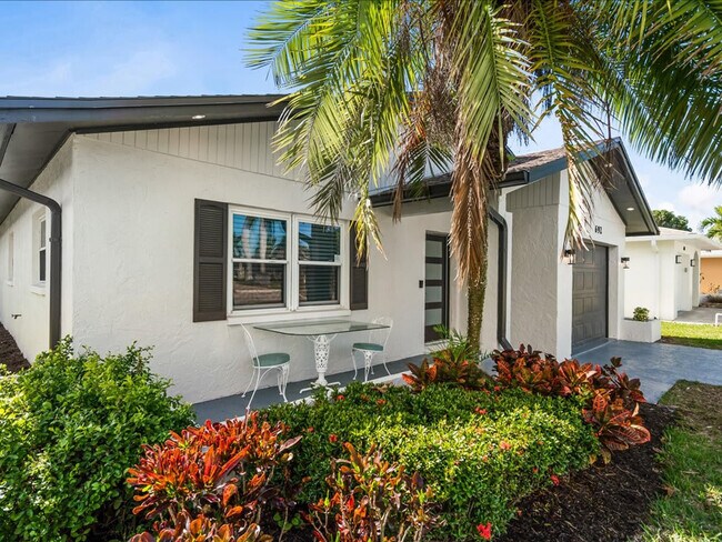 Building Photo - 692 106th Ave N