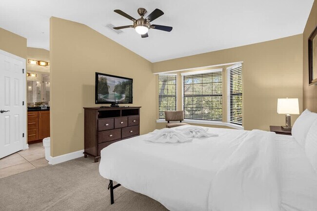 Building Photo - 14590 Damai Ln