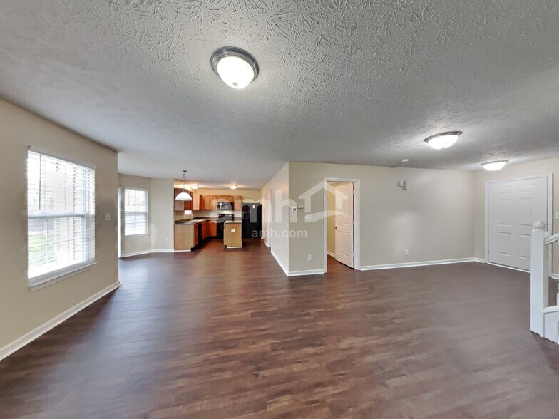 Building Photo - 2488 Liatris Dr