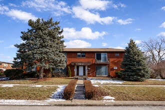 Building Photo - 7915 S 84th Ave