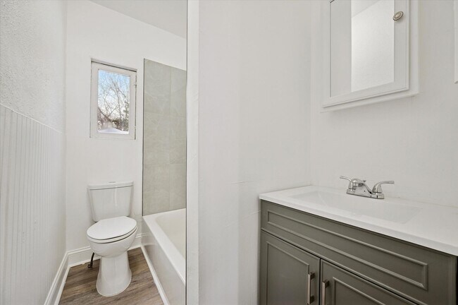 Building Photo - 2 Bedroom Home in Germantown