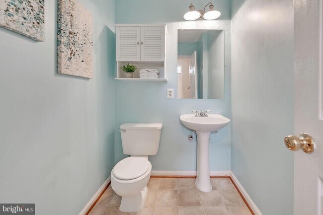 Building Photo - 4888 Ebb Tide Ct