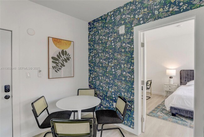 Building Photo - 1553 SW 7th St