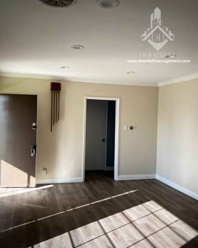 Building Photo - 956 W Harvard Pl