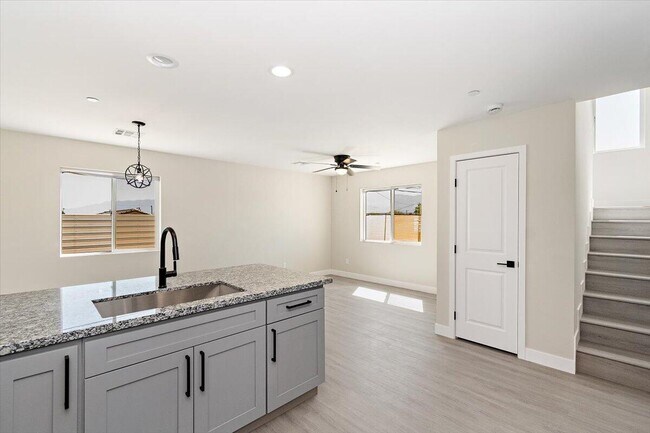 Building Photo - 66091 Cahuilla Ave