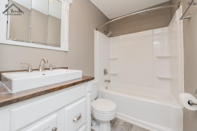 Building Photo - 4825 Colleen Dr