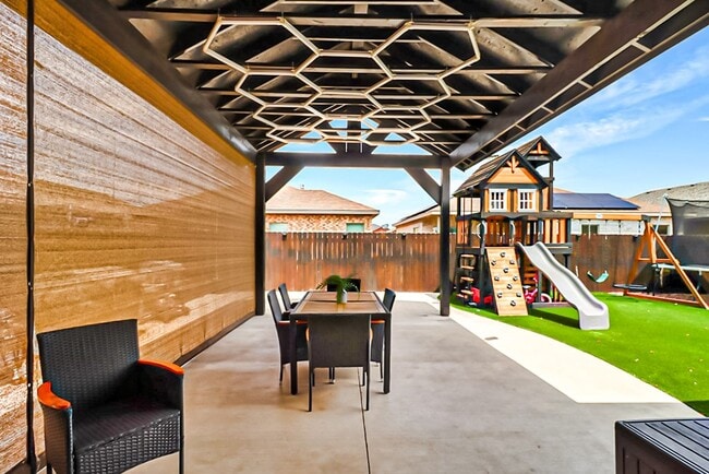 Building Photo - 1339 Masquerade Blvd