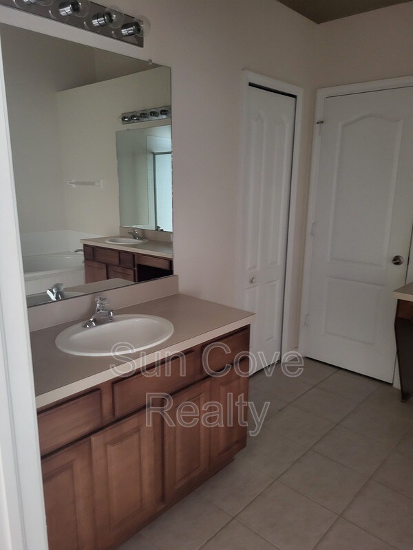 Building Photo - 7607 Mariners Harbour Dr