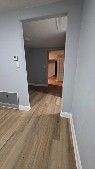 Building Photo - 9426 Sandra St