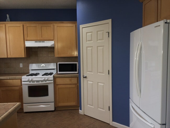 Building Photo - Large Home for Rent in Sage Point Service ...