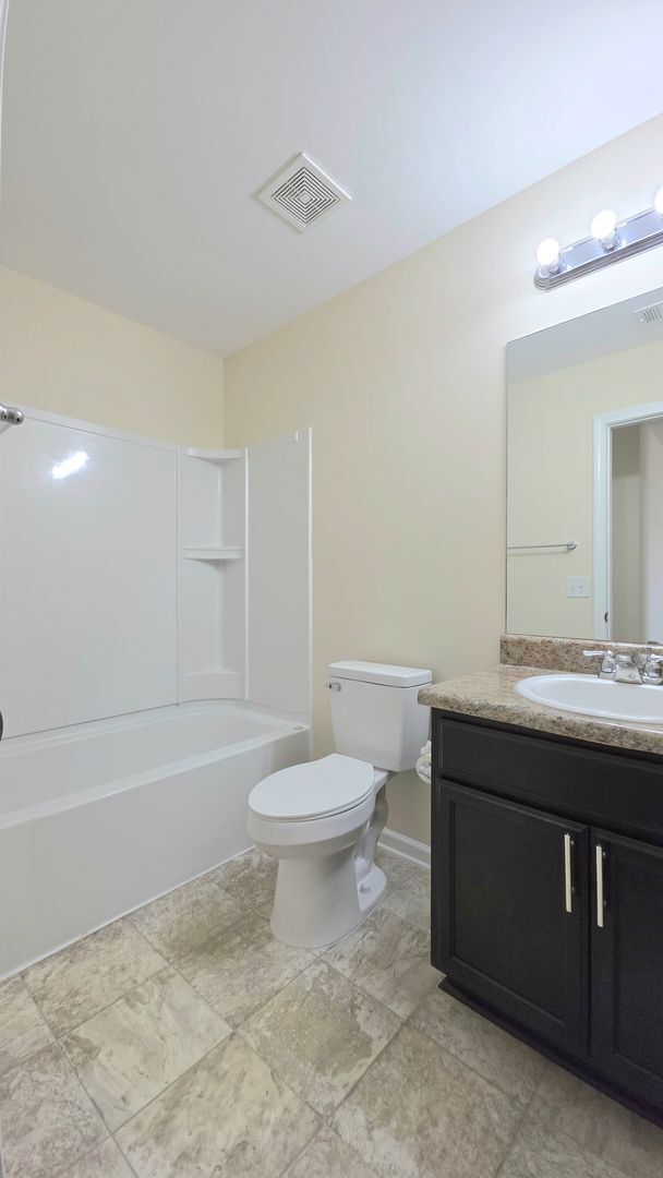 Building Photo - 3 Bedroom, 2.5 bath townhome in Creekside of Richmond Hill