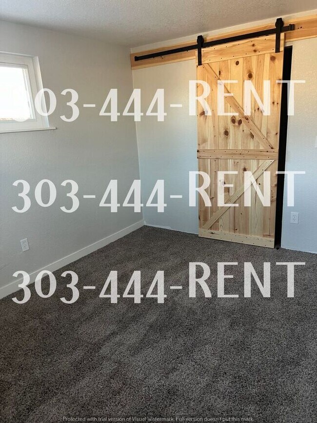 Building Photo - Welcome to this stunning 3-bedroom, 2-bath...