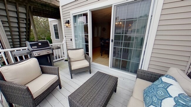 Building Photo - 206 Tamarack Ln