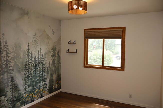 Building Photo - Beautiful 4 Bedroom Fort Collins Home