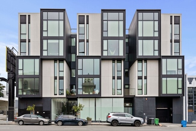 Primary Photo - Modern 1 Bed, 1 Bath Condo @ 10th & Howard...