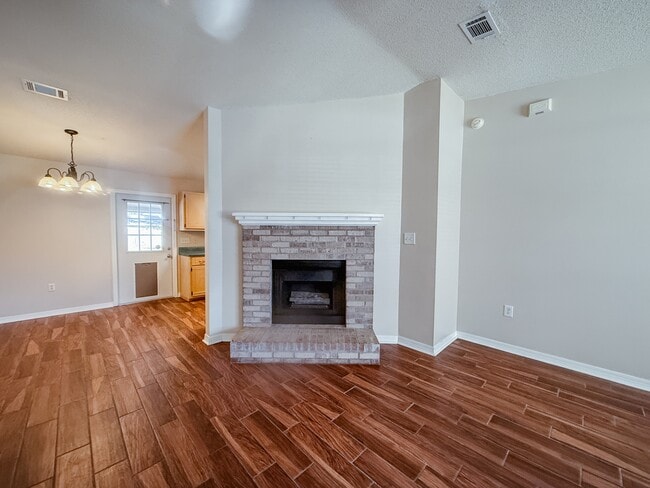 Building Photo - 309 Adams Dr