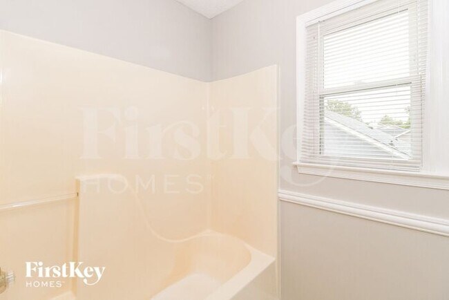 Building Photo - 2 Hickory Knoll Ct