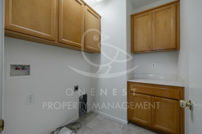 Building Photo - Spacious 3-Bedroom Home in Gated Lincoln Crossing Community