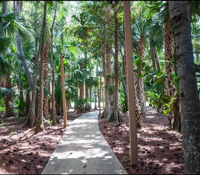 Building Photo - 13017 Northshire Trl