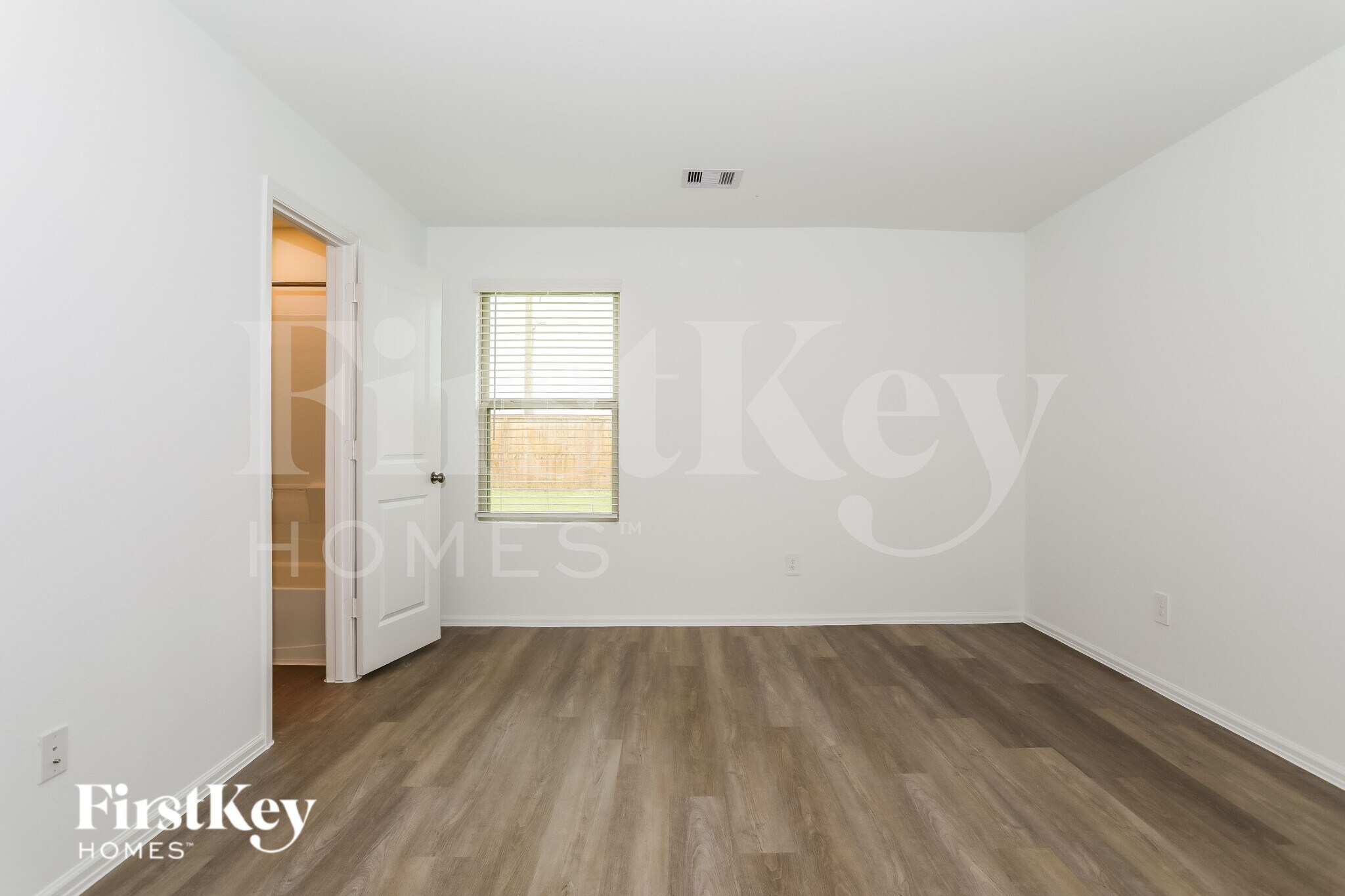 Building Photo - 423 Jewett Meadow Dr