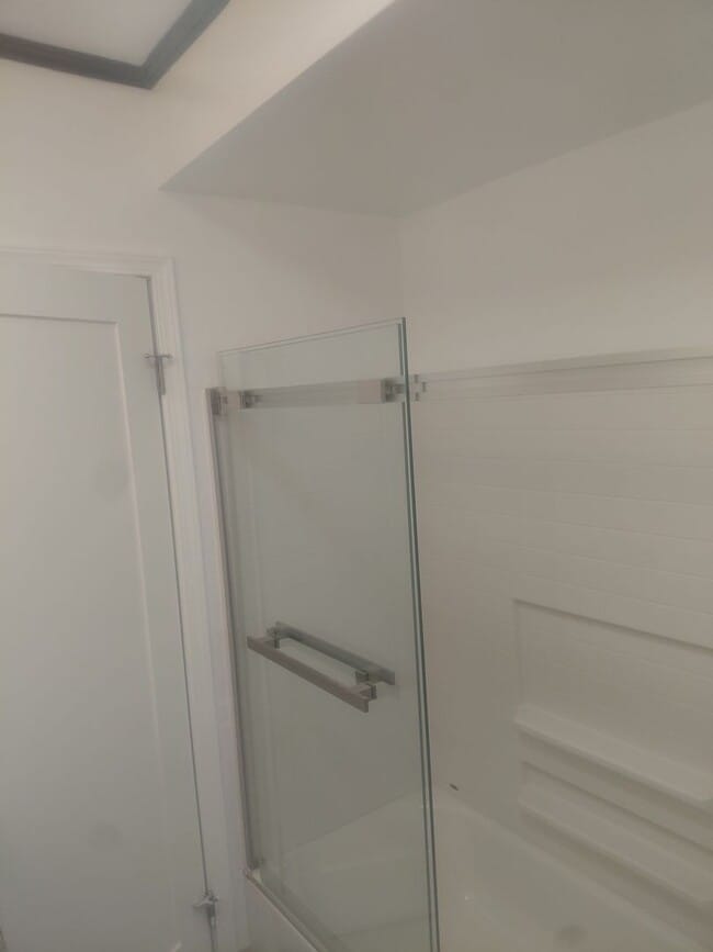 Building Photo - 1010