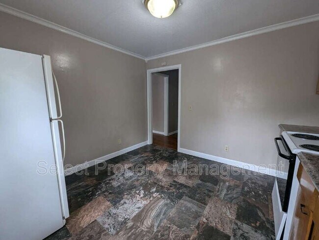 Building Photo - 333 W Suttenfield St