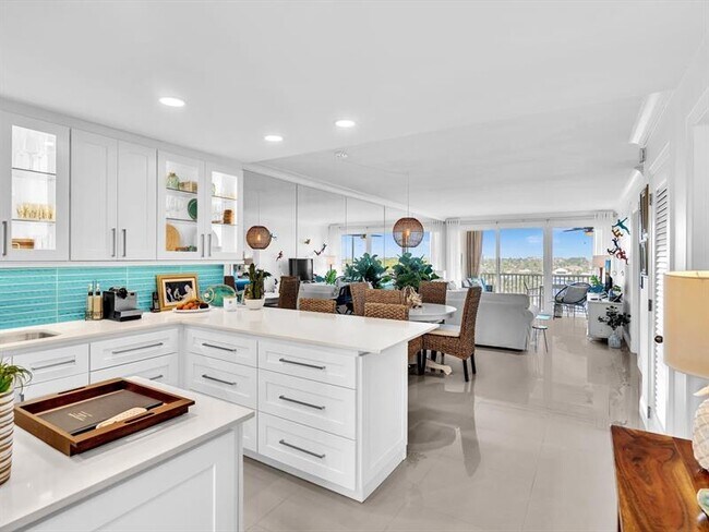 Building Photo - 3100 S Ocean Blvd