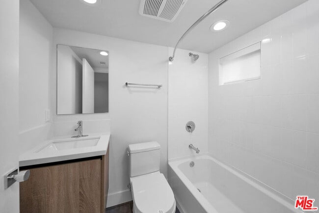 Building Photo - 11522 Emelita St