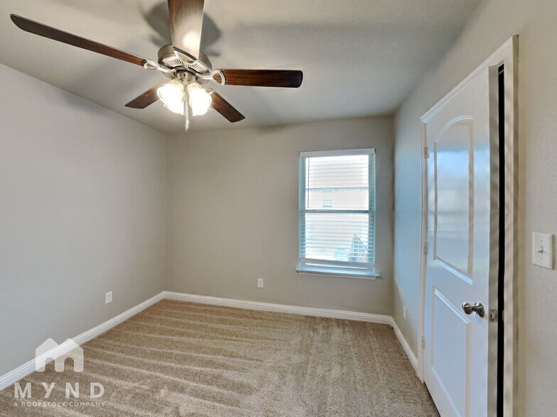 Building Photo - 741 Rolling Terrace Cir