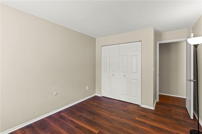 Building Photo - 4073 Sanlin Dr
