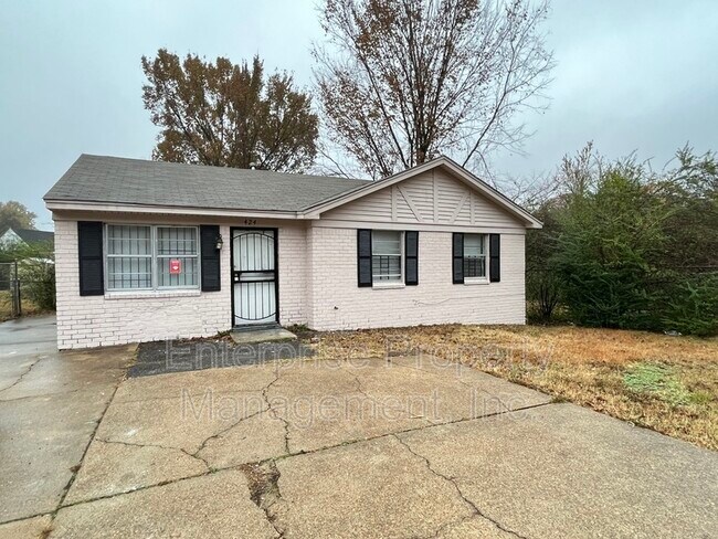Building Photo - 424 Deerskin Dr