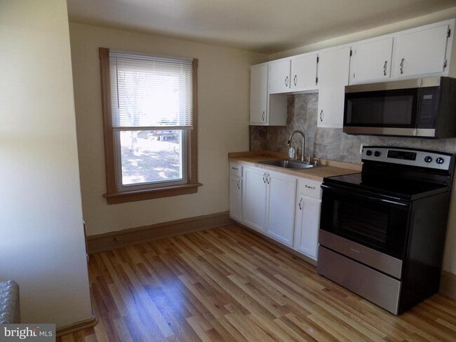 Building Photo - 53 Sunset Ave