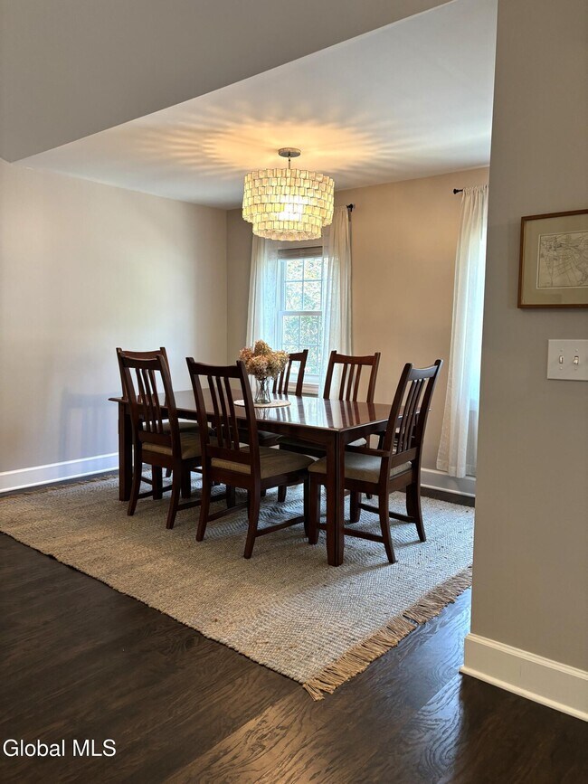 Building Photo - 14 Ellis Ave
