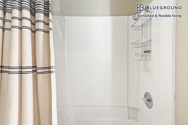 Building Photo - 541 Cutwater Ln