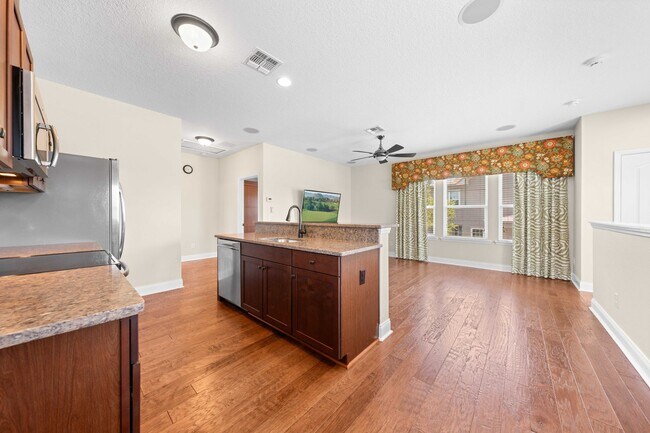 Building Photo - 8393 Laureate Blvd