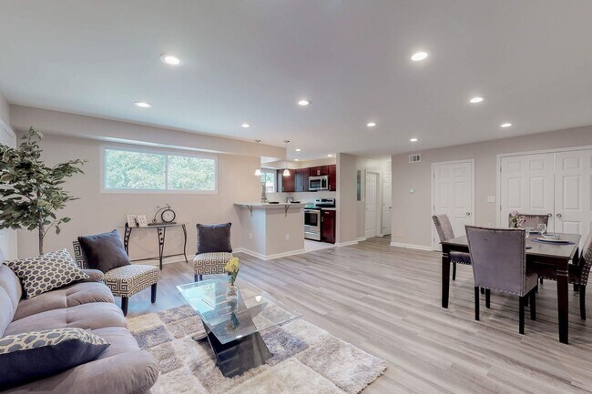 Interior Photo - 1403 Wentworth Ave