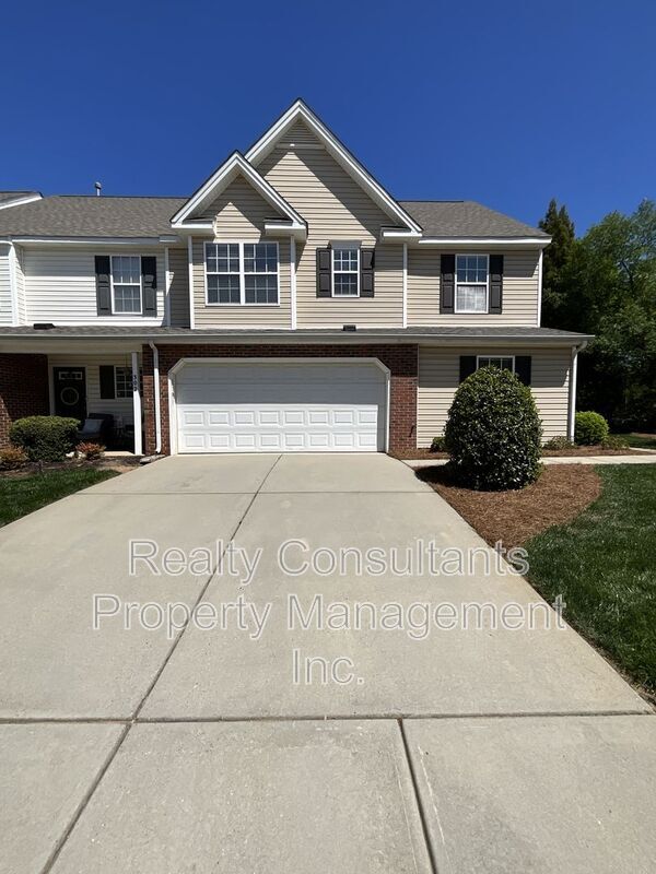 Building Photo - 300 Mourning Dove Terrace