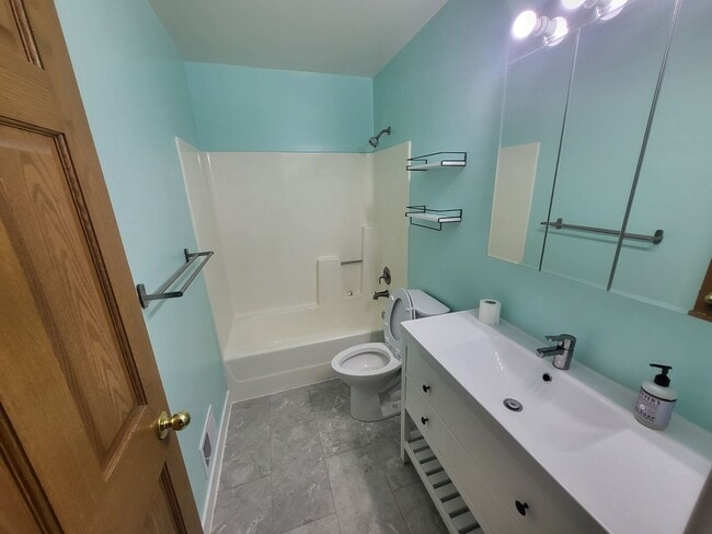 Building Photo - Maple Grove Townhome for Rent