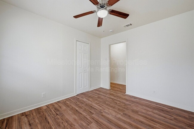 Building Photo - 1703 W Elm St