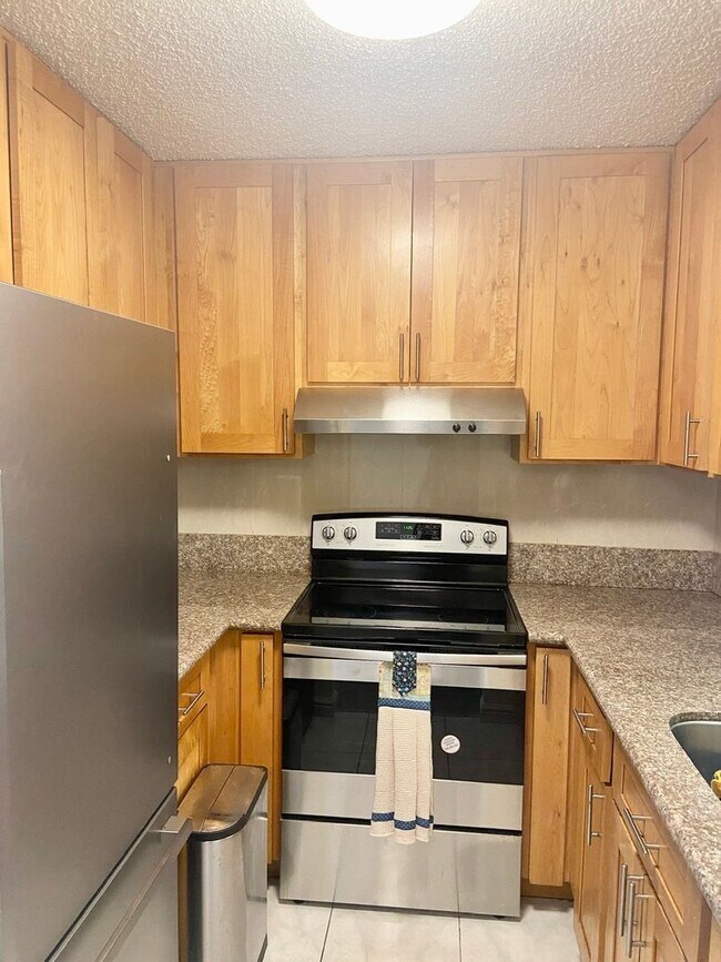 Building Photo - Renovated 1 bedroom 1 bath near Schofield Barracks!