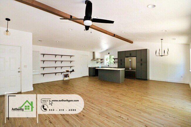 Building Photo - 2151 Hemingway St