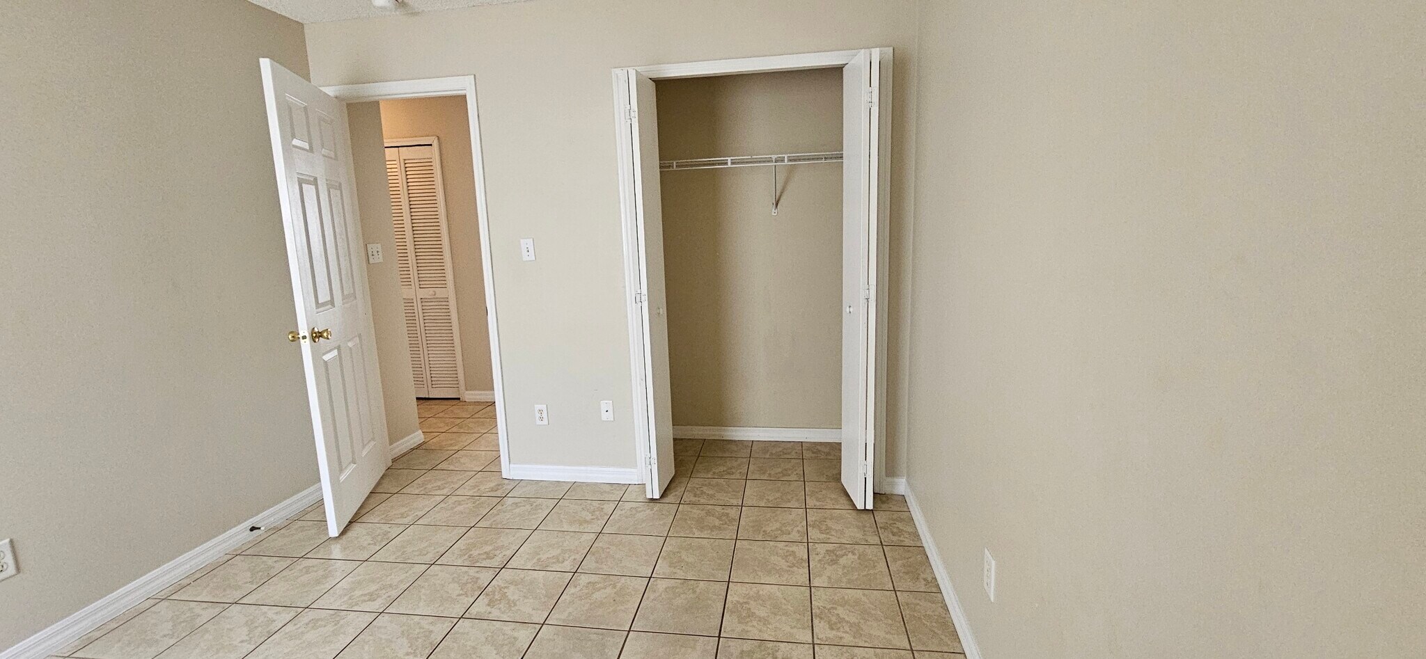 Building Photo - 206 Panorama Dr