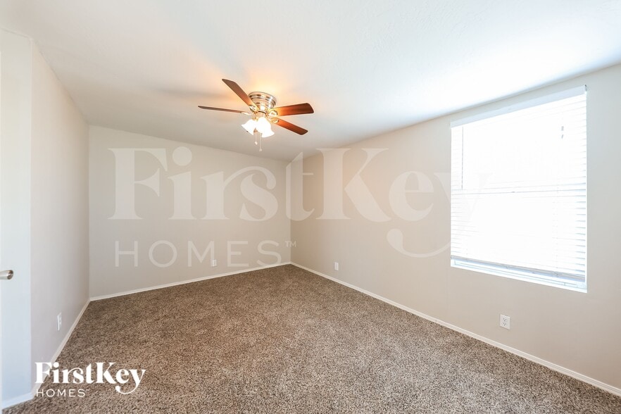 Building Photo - 13642 N 31st Dr