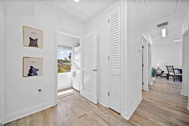 Building Photo - 1520 SW 11th Terrace