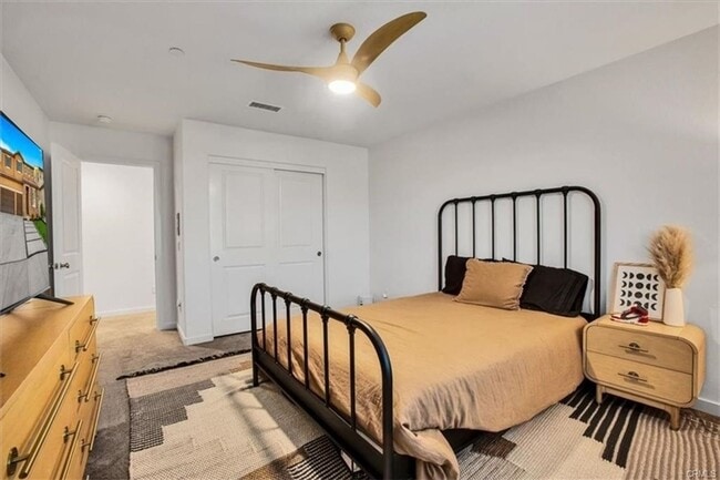 Building Photo - Stunning and Spacious 5BR 3BA Home w/ Solar Panels + Community Pool + Basketball/Tennis Court + S...