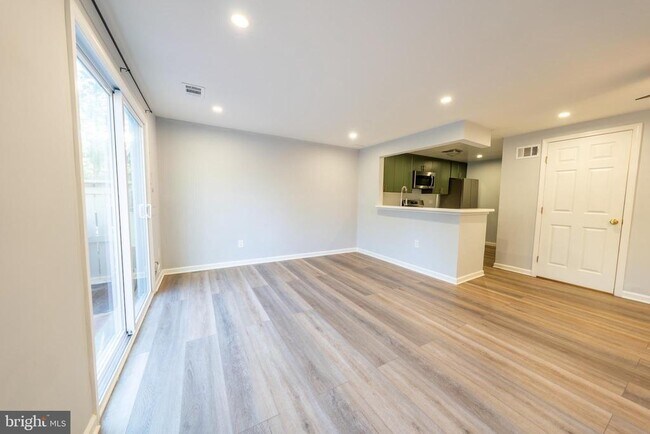 Building Photo - 9377 Chadburn Pl